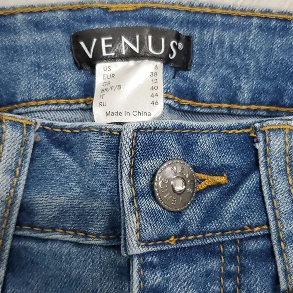 VENUS Women’s Bootcut Embroidered Floral Jeans Size 6